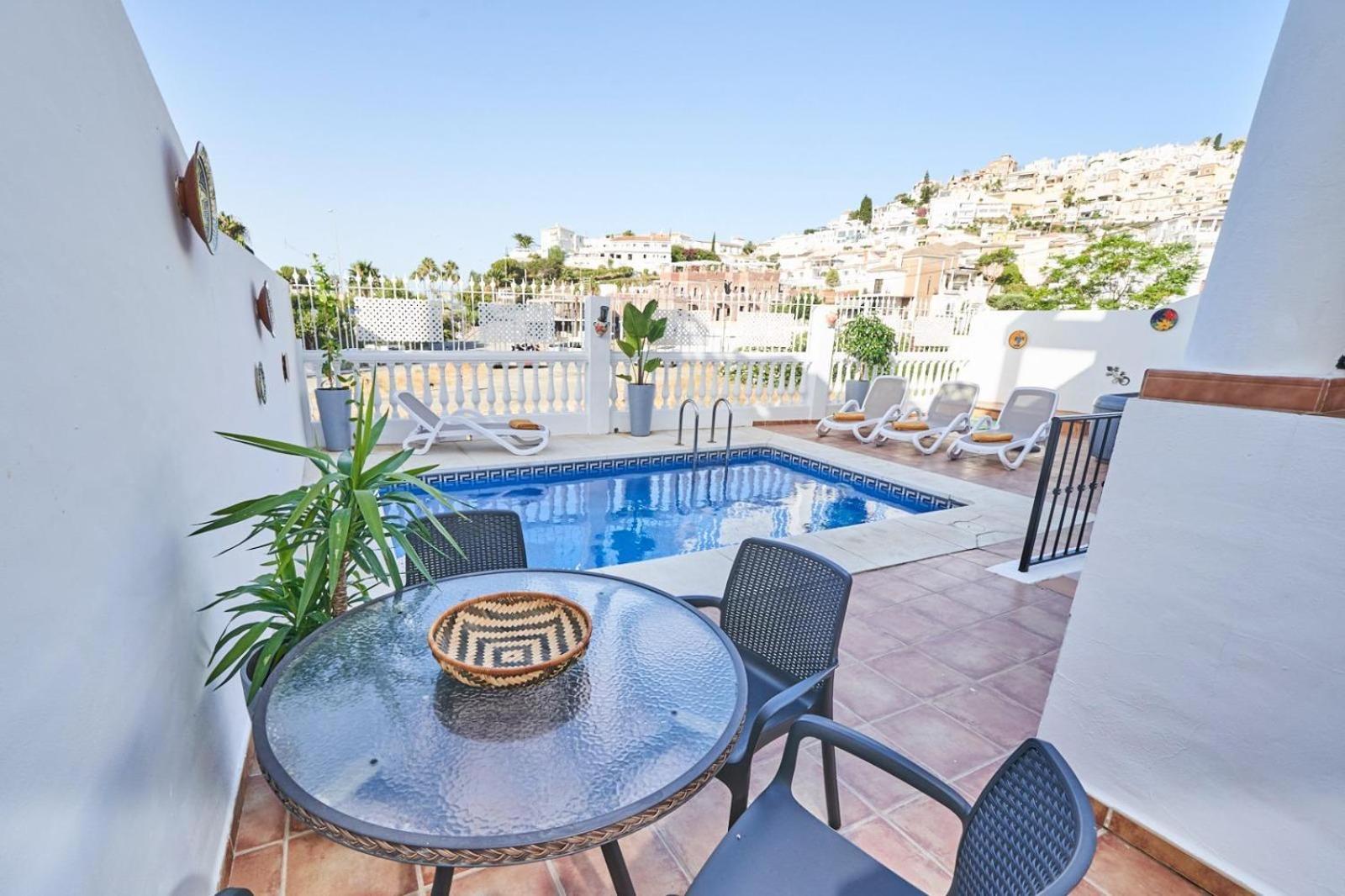 Villa Pura - Private Jacuzzi & Heated Pool Nerja Extérieur photo