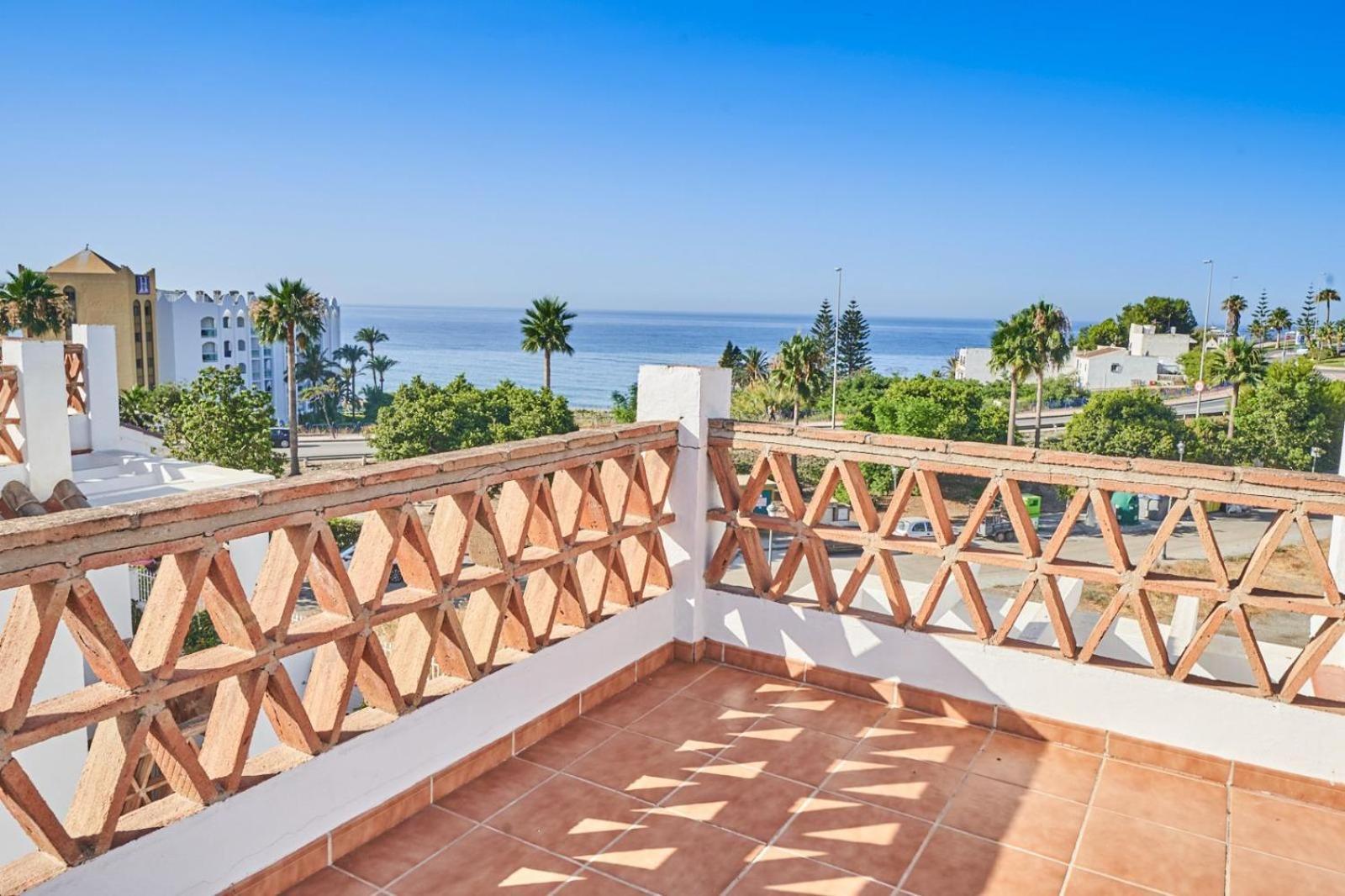 Villa Pura - Private Jacuzzi & Heated Pool Nerja Extérieur photo