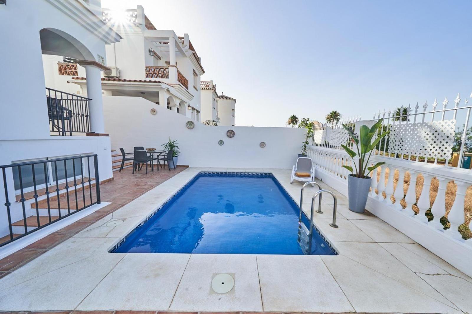 Villa Pura - Private Jacuzzi & Heated Pool Nerja Extérieur photo